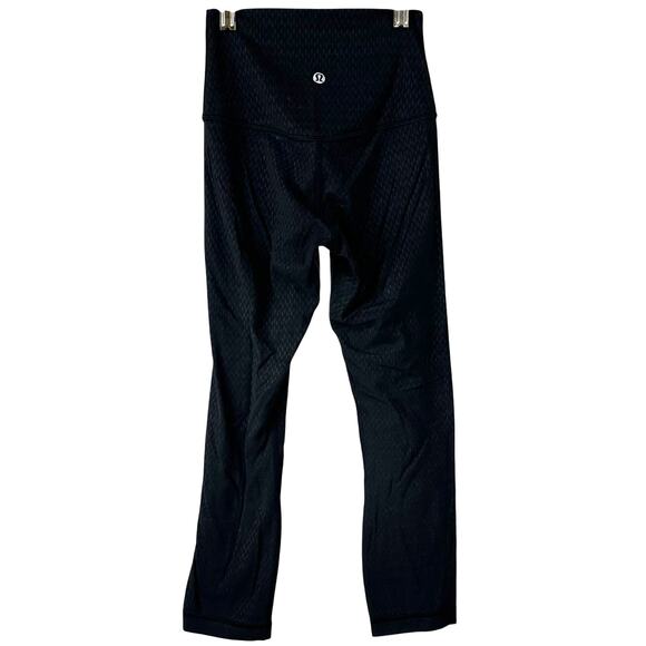 Lululemon Align Crop 21" Diverge Emboss Black Women's Size 2 Excellent Condition - Picture 2 of 8